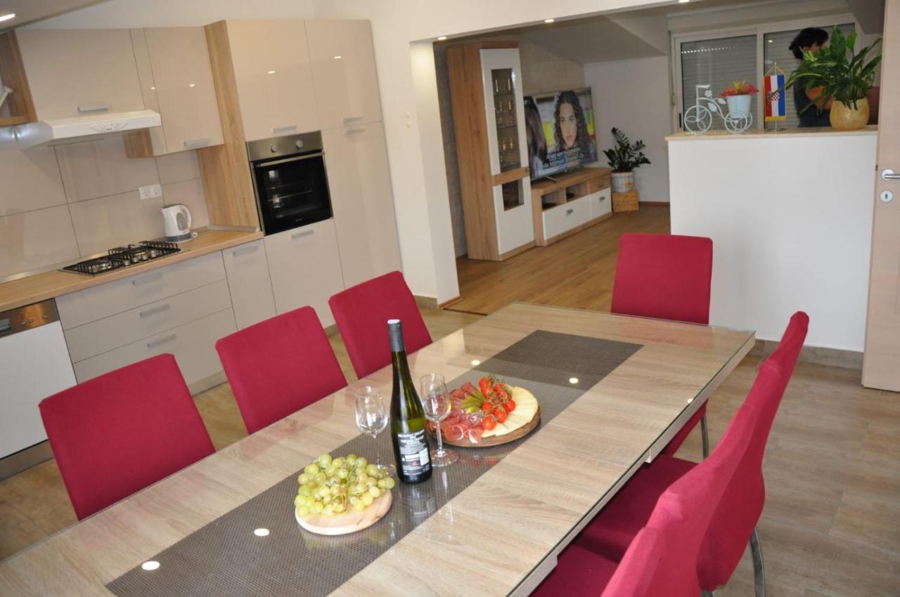 Apartman Doni สปลิท ภายนอก รูปภาพ
